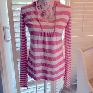 VS Pink longe sleeve with hood